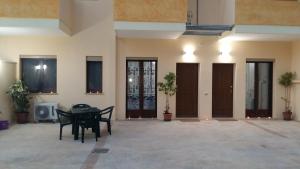 A seating area at Rooms Loru