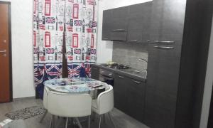 A kitchen or kitchenette at Rooms Loru