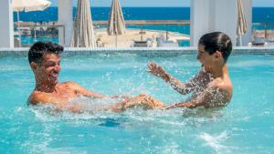Hosté ubytování Hotel RH Vinaros Playa & Spa 4* Sup + 36 fotografií