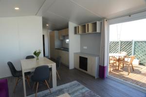 Zdjęcie z galerii obiektu Domek Apartamentowy w Darłówku