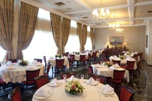 Restaurace v ubytování Margarona Royal Hotel