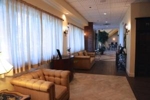 Posezení v ubytování Best Western Plus Fairfield Executive Inn