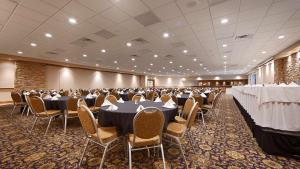 Foto de la galería de Best Western Starlite Village en Fort Dodge