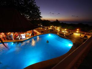 Best Western Tamarindo Vista Villasの敷地内または近くにあるプール