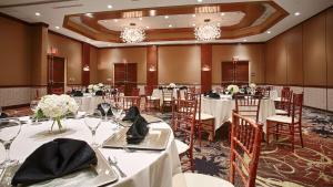 Restoran atau tempat makan lain di Oshkosh Waterfront Hotel & Convention Center