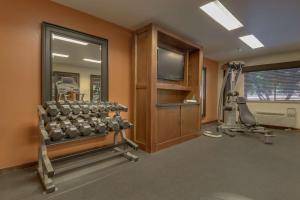 The fitness centre and/or fitness facilities at Best Western Plus Truckee-Tahoe Hotel