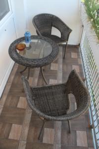 A seating area at Verona Apartman