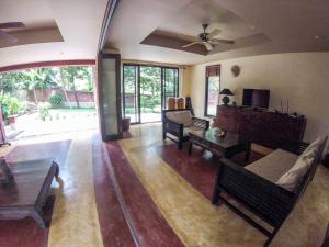 Gallery image of Villa Itam in Ko Lanta +36 photos