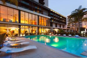 Bazén v ubytování Novotel Monte-Carlo nebo v jeho okolí