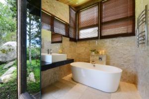 A bathroom at Spring Garden