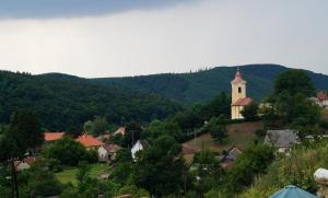 Nespecifikovaný výhled na hory nebo výhled na hory při pohledu z apartmánu