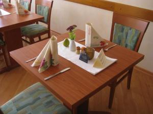 Afbeelding uit fotogalerij van Gasthaus am Brunnen in Illerich