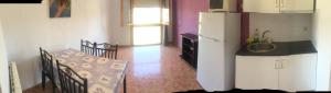 A kitchen or kitchenette at Casa Rural González Montsec Montrebei