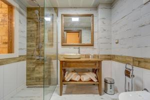 Ванная комната в Navalia Hotel