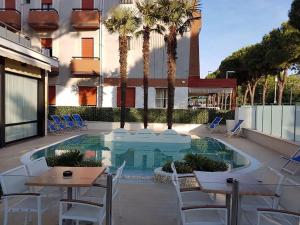 Bazén v ubytování Hotel Maré - Valentini Family Village nebo v jeho okolí