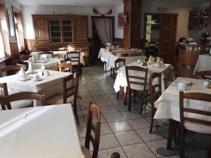 Εστιατόριο ή άλλο μέρος για φαγητό στο Hotel Le Clocher