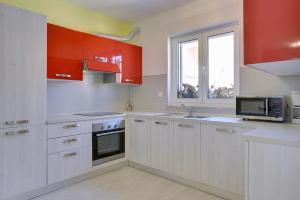 Küche/Küchenzeile in der Unterkunft Holiday Home Baldini