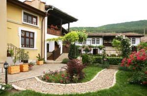 Afbeelding uit fotogalerij van Osmarski Houses in Osmar