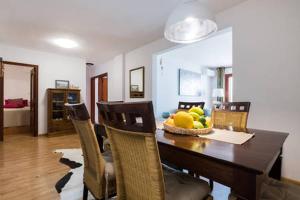 Posedenie v ubytovaní 3 bedroom Apartment with private garden on top location Sitges centre beach + 22 fotografií