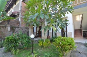 Zahrada ubytování Puri Itoma Bungalows