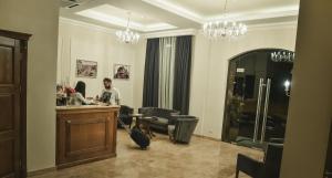 Tetamu yang menginap di Boulevard Hotel