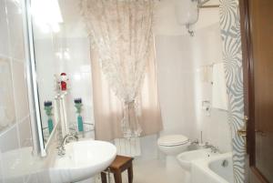 A bathroom at Bed&Breakfast degli ulivi