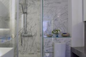 Koupelna v ubytování Mon Repos Liston Suites