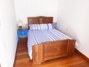 O Pindoにあるamaro&sueの木枠のベッド1台