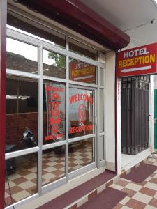 Hotel Shiv Kripa的证书、奖牌、标识或其他文件