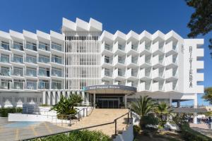 Foto dalla galleria di Apartamentos Vibra Riviera a Baia di Sant'Antoni