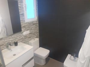 A bathroom at Migyana Horadada
