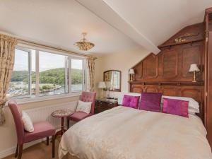 Gallery image of Dolphin Guest House in Looe