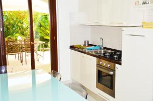 Kuchyň nebo kuchyňský kout v ubytování Giardino sul mare