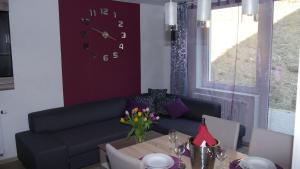 Posedenie v ubytovaní Všemina Apartman