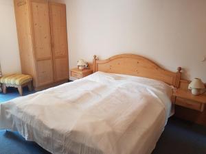 Postel nebo postele na pokoji v ubytování Haus Kropf + 2 fotografie