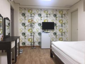 Μια τηλεόραση ή/και κέντρο ψυχαγωγίας στο Hamory Guesthouse Dongdaemun