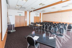 The business area and/or conference room at Kyriad Montchanin le Creusot