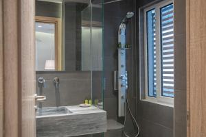 Koupelna v ubytování AD Athens Luxury Rooms & Suites