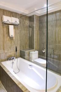 Koupelna v ubytování Moty Hotel