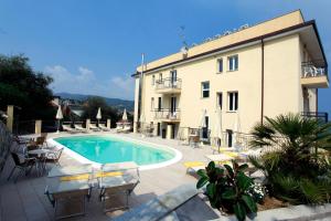 Gallery image of Piccolo Hotel in Diano Marina