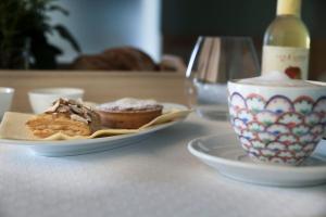 Jídlo v hotelu nebo okolí + 6 fotografií
