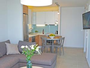 Η κουζίνα ή μικρή κουζίνα στο Sonja Beachfront Apartments