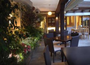 Restauracja lub miejsce do jedzenia w obiekcie El Montero