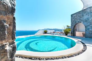 Bassein majutusasutuses Santorini Secret Premium või selle lähedal