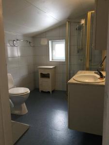 Koupelna v ubytování Staurset gård