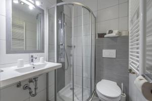 Phòng tắm tại Pension Haus am Dorfplatz +9 ảnh