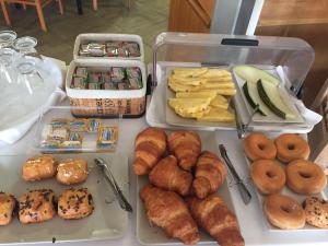 Opciones de desayuno disponibles en Pensión La Ola