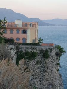 Gallery image of Sunrise Guest House in Gaeta