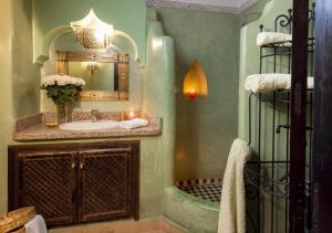 Vannituba majutusasutuses Riad Tamarrakecht