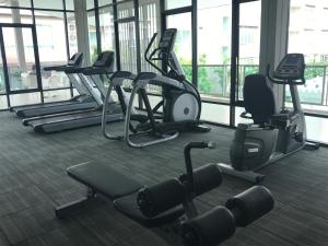 Фитнес център и/или фитнес съоражения в Baan Peang Ploen B411